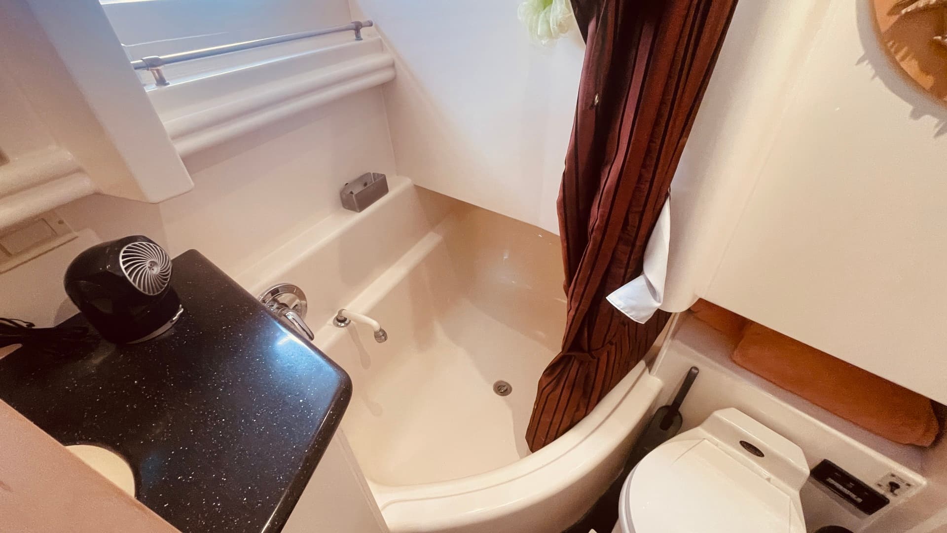 1997 CARVER YACHTS 500 COCKPIT MY