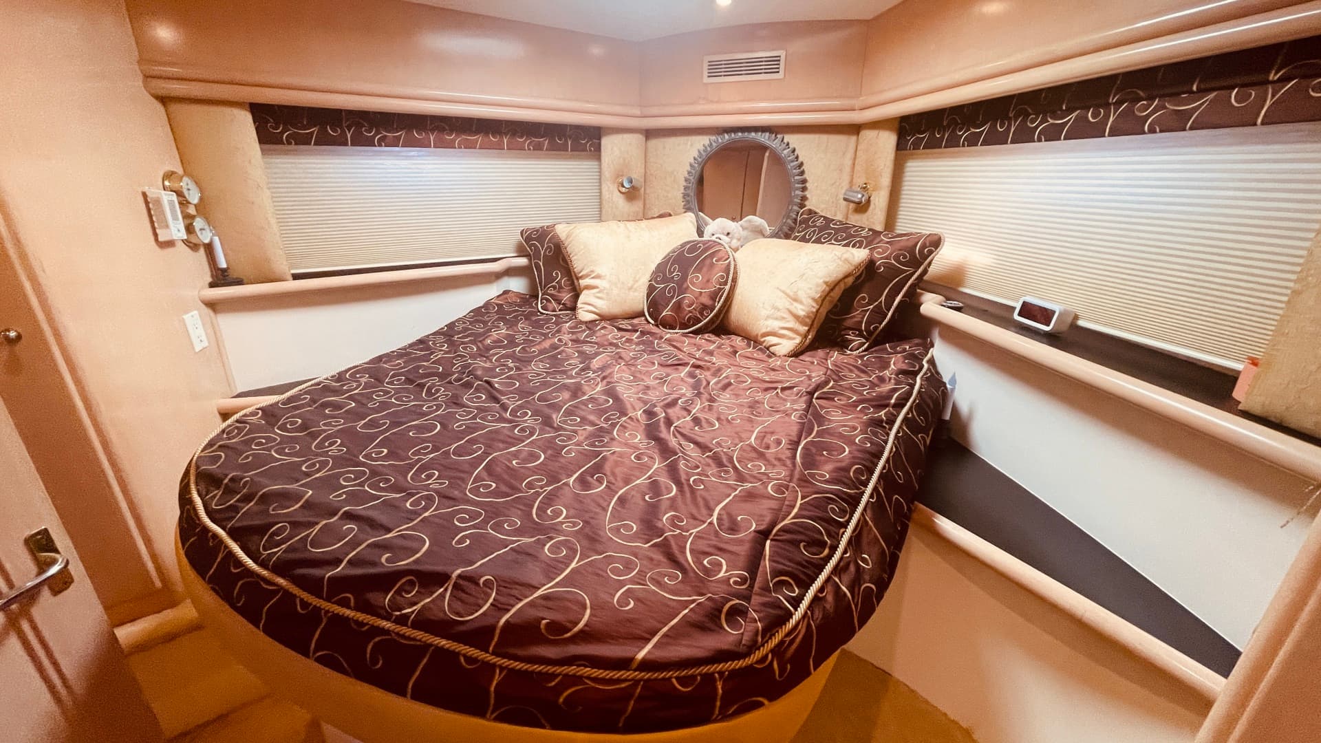 1997 CARVER YACHTS 500 COCKPIT MY