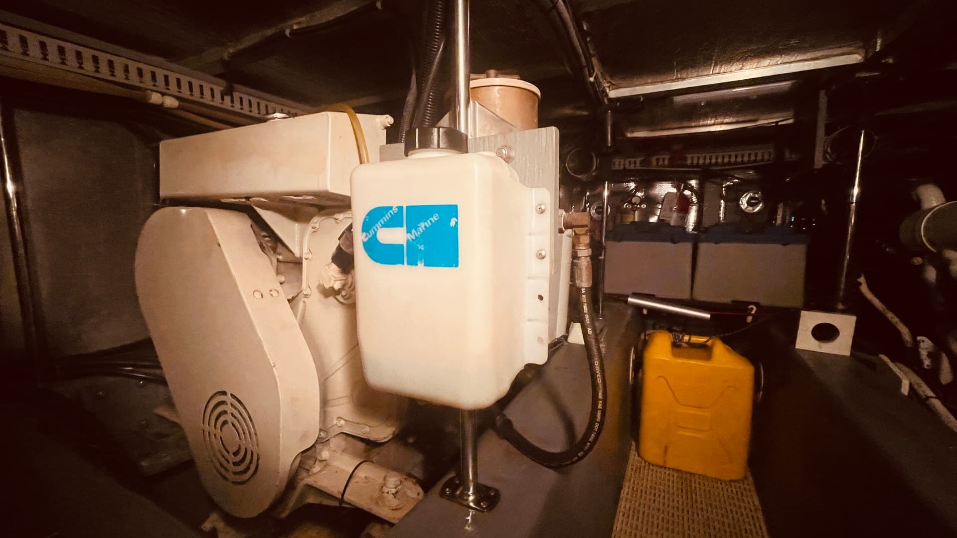 1997 CARVER YACHTS 500 COCKPIT MY