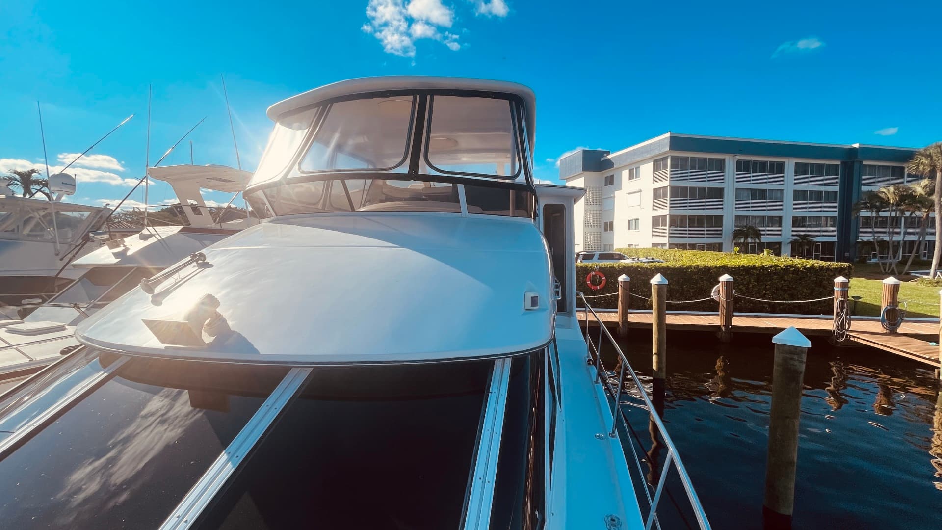 1997 CARVER YACHTS 500 COCKPIT MY