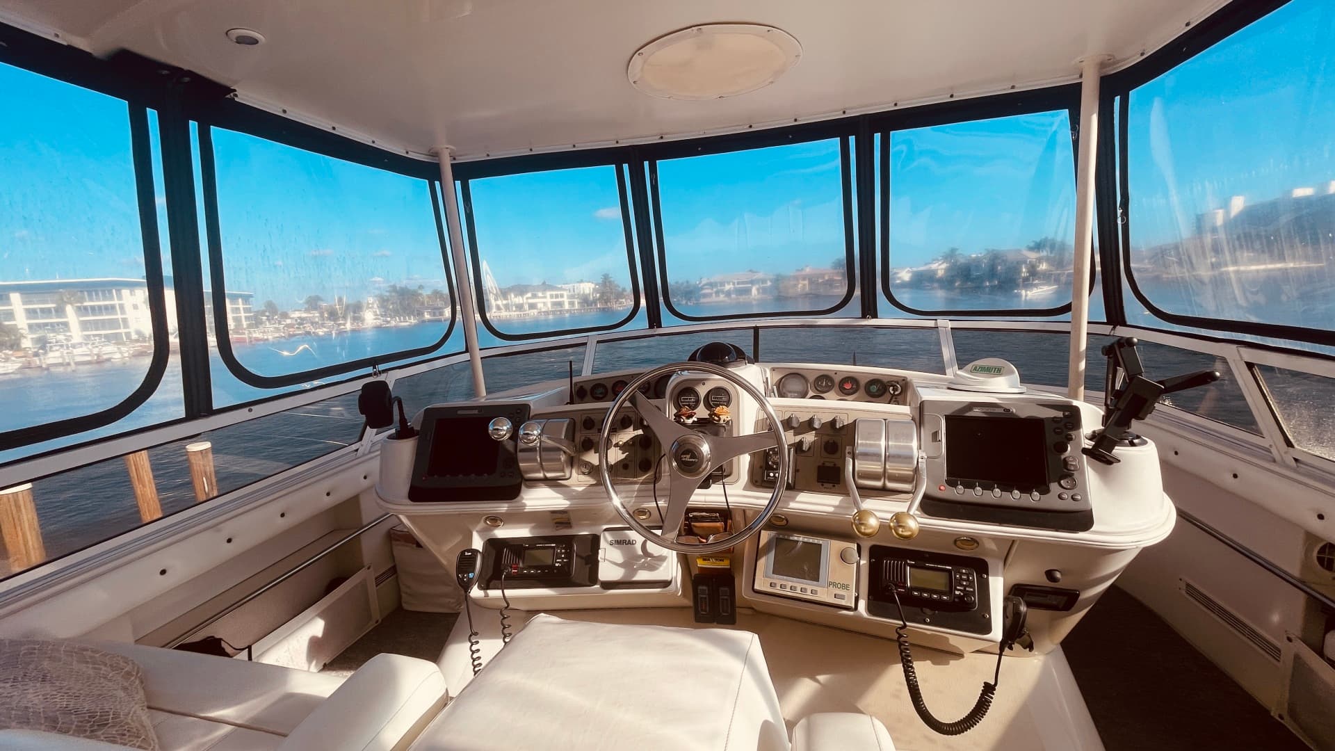 1997 CARVER YACHTS 500 COCKPIT MY