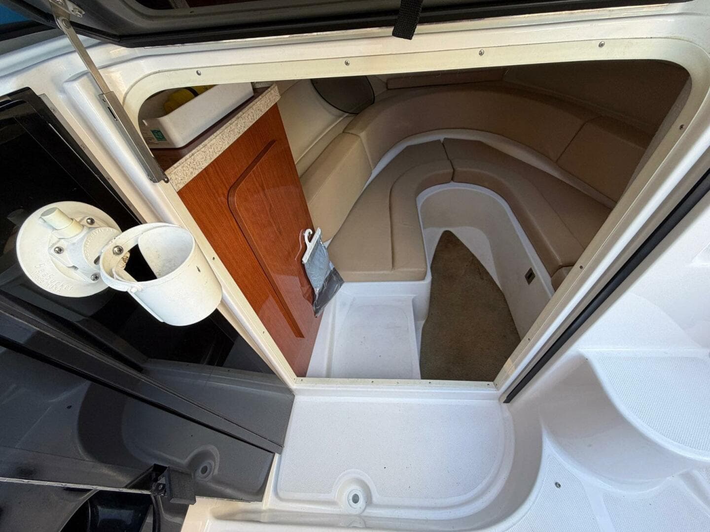 2008 Regal 2450 Cuddy