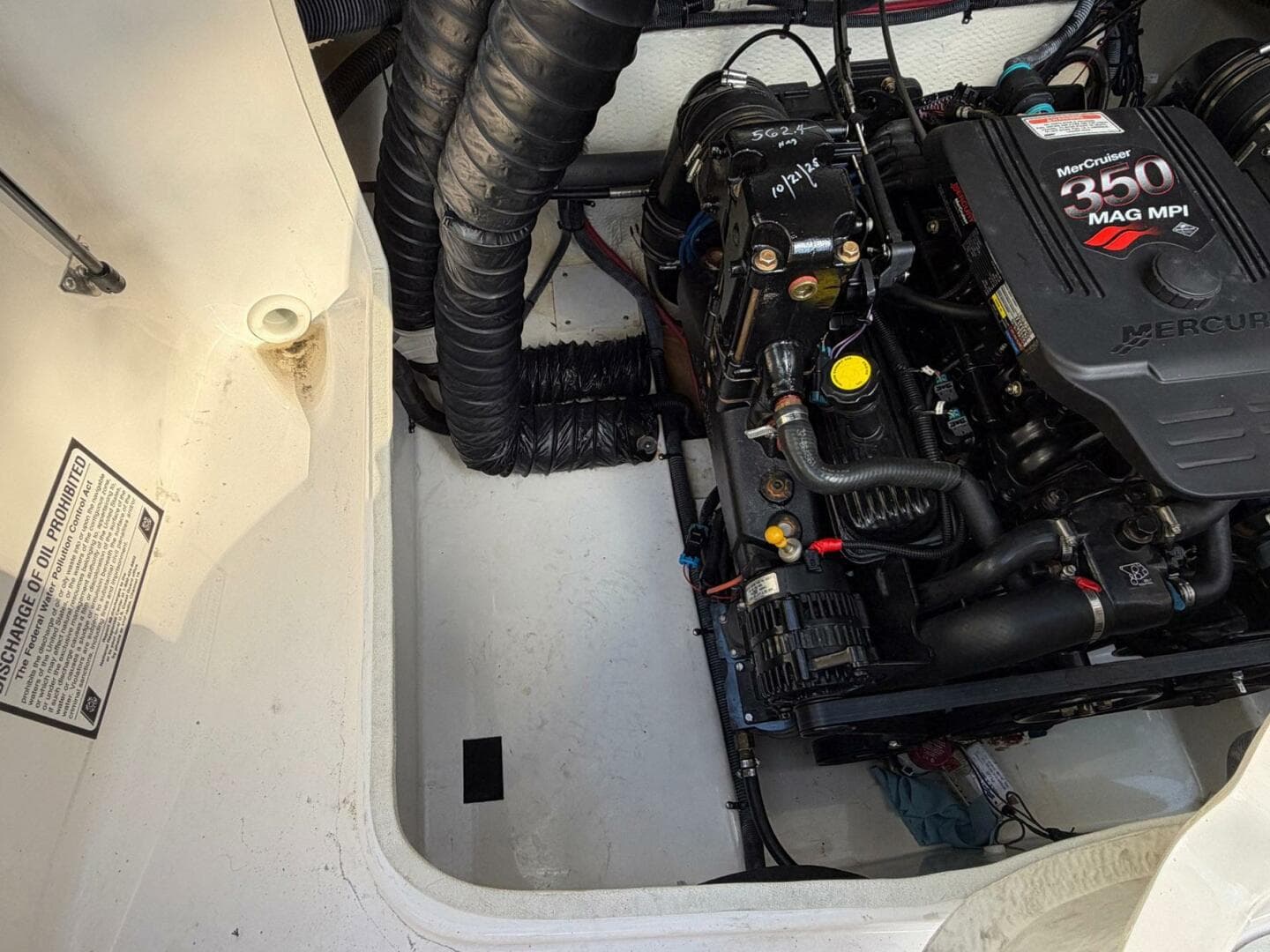 2008 Regal 2450 Cuddy