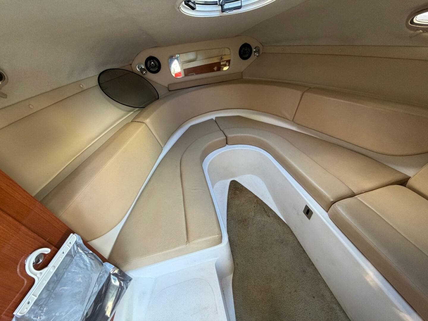 2008 Regal 2450 Cuddy