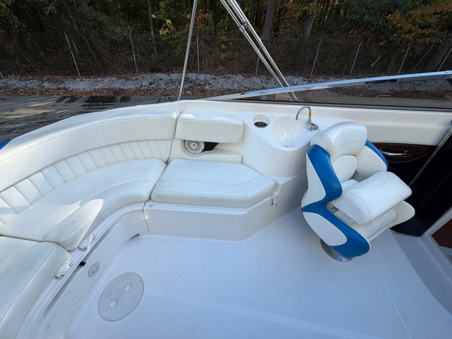 2008 Regal 2450 Cuddy