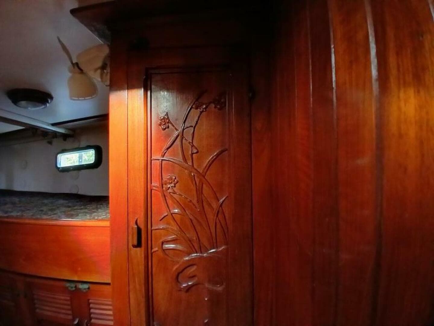 1980 Hardin Center Cockpit