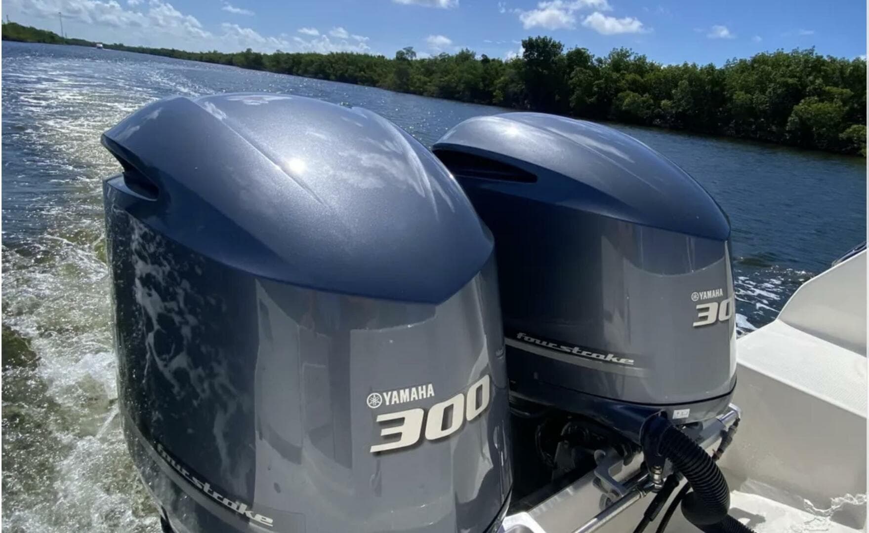 2018 Sailfish 325 DC