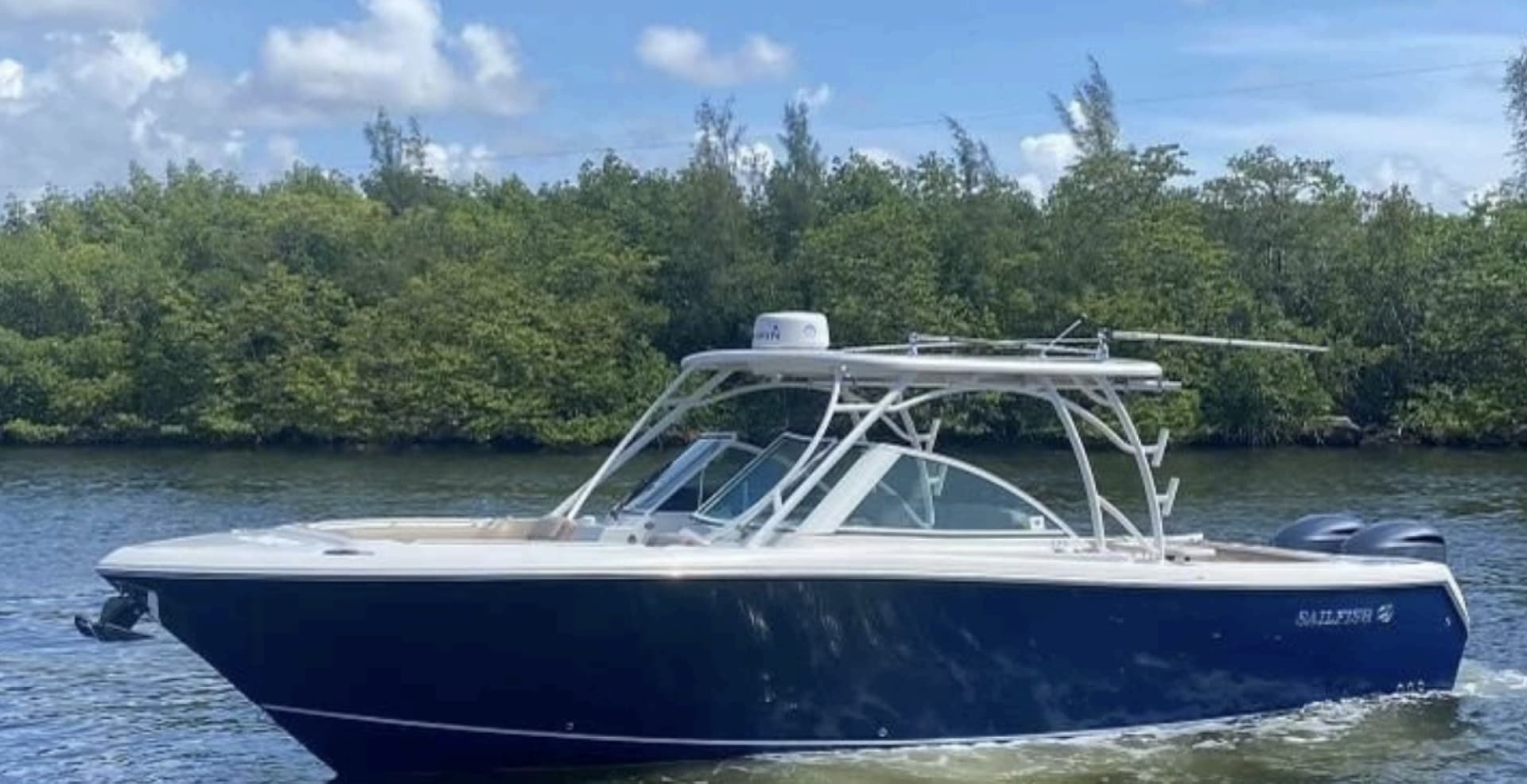 2018 Sailfish 325 DC