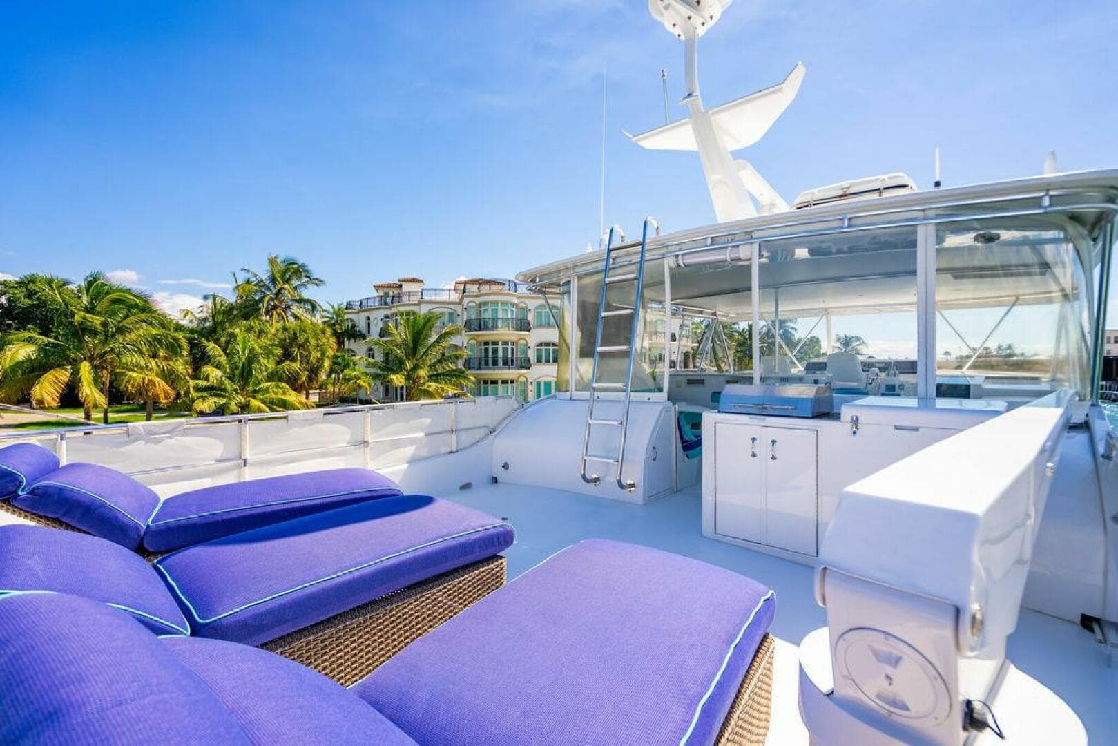 2003 Hatteras Cockpit MY