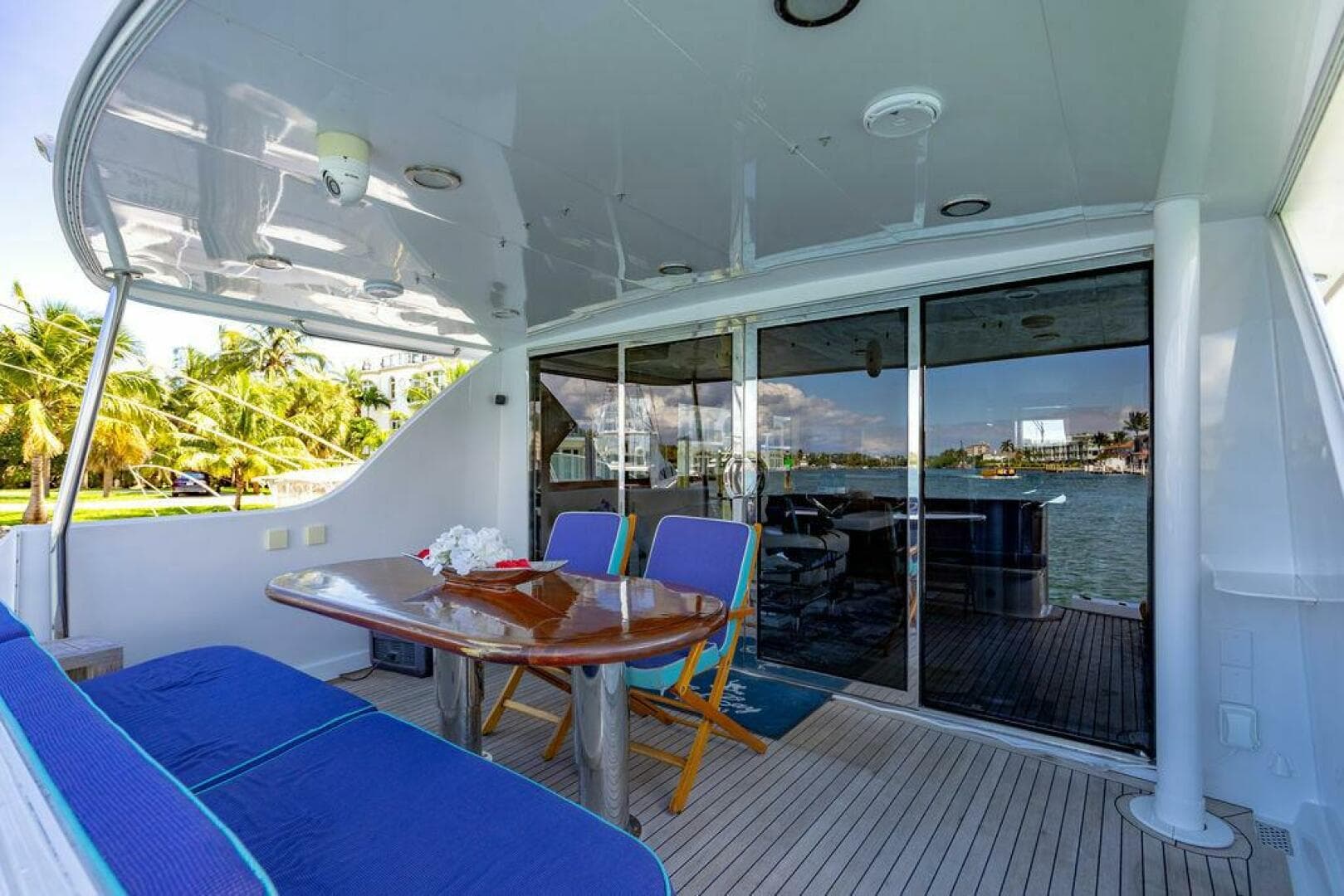 2003 Hatteras Cockpit MY