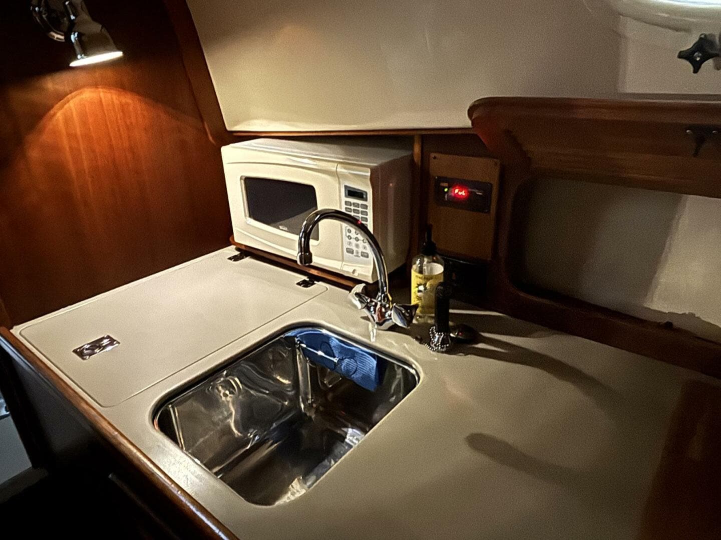 2004 Hinckley 36 Picnic Boat EP