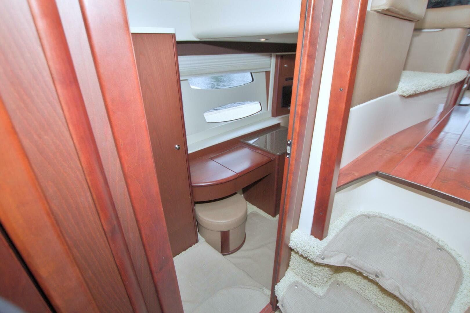 2013 Meridian 441 Sedan