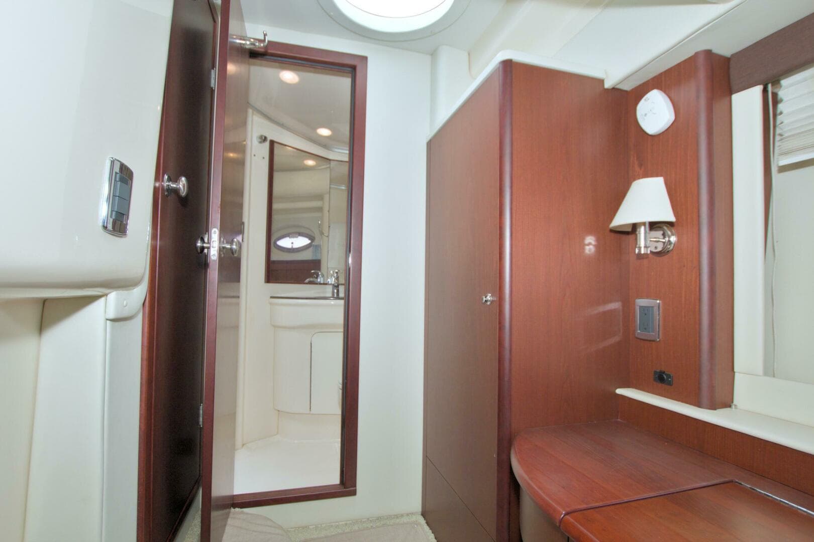 2013 Meridian 441 Sedan