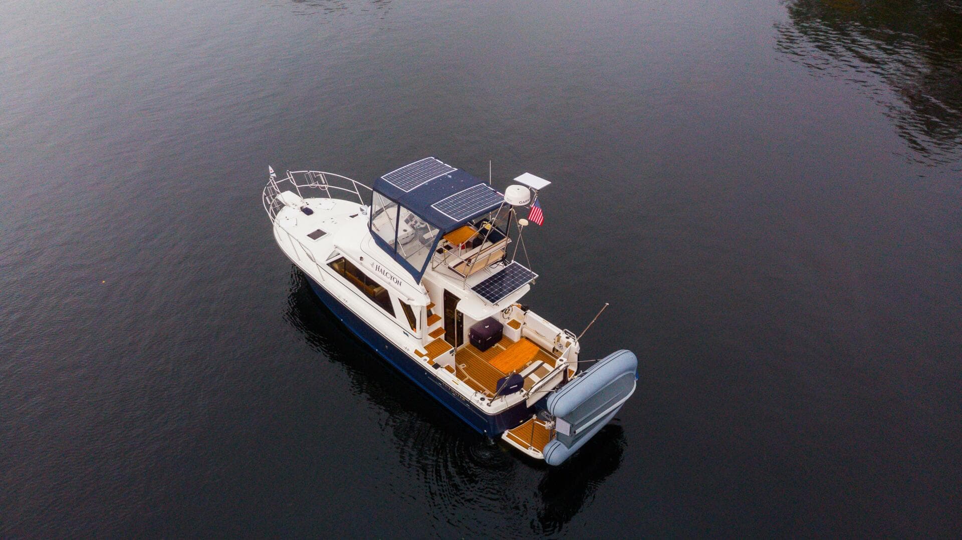 2016 Cutwater C-30 Command Bridge