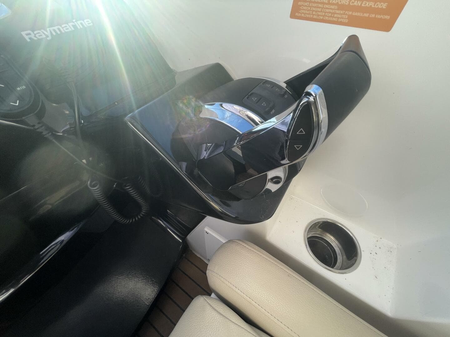 2016 Rinker 310 Express