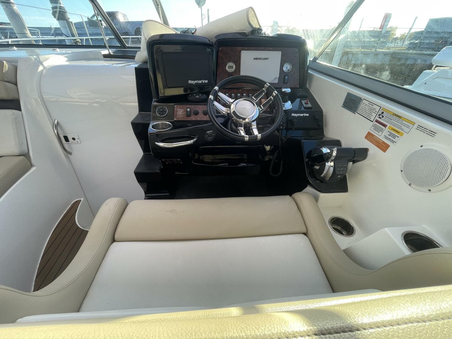 2016 Rinker 310 Express