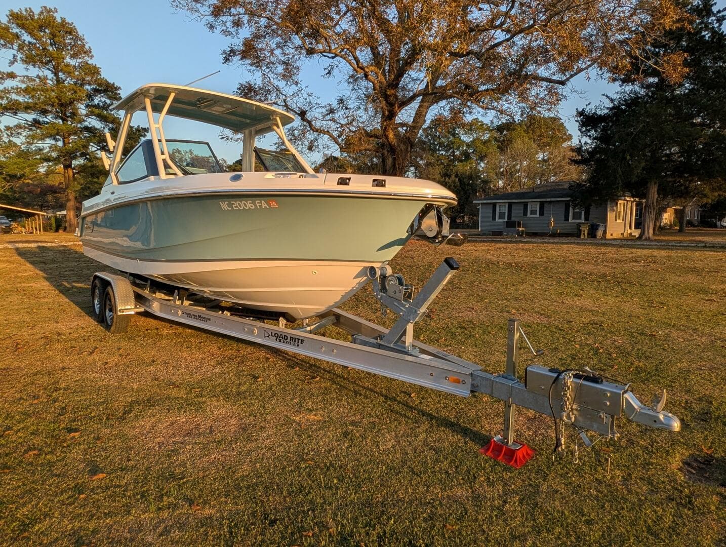 2023 Boston Whaler 240 Vantage