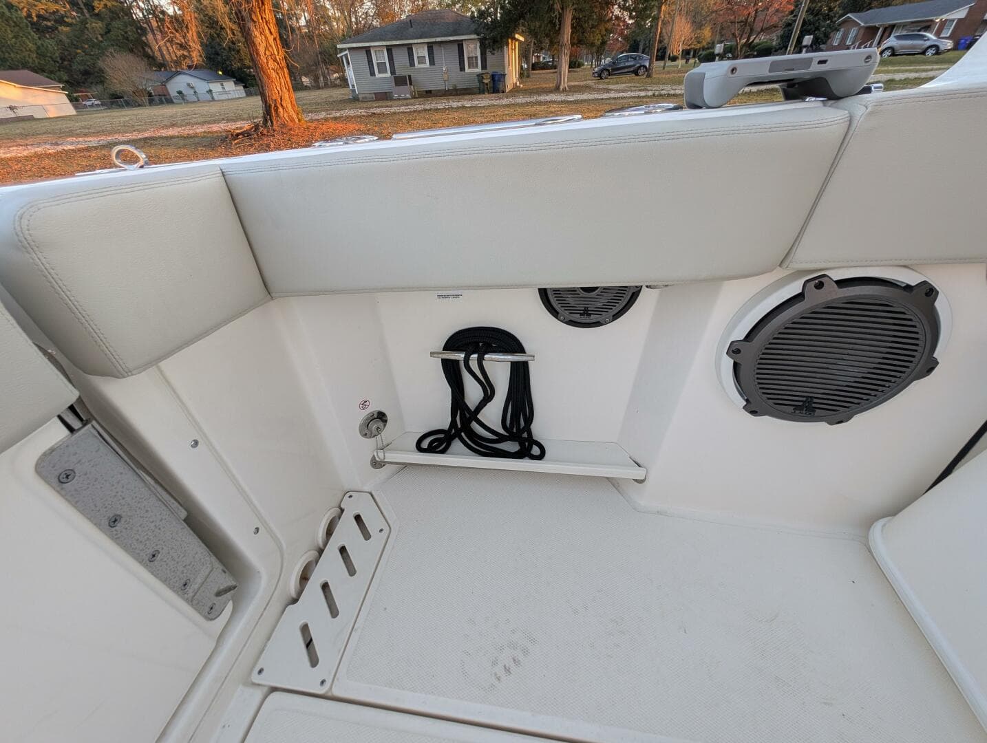 2023 Boston Whaler 240 Vantage