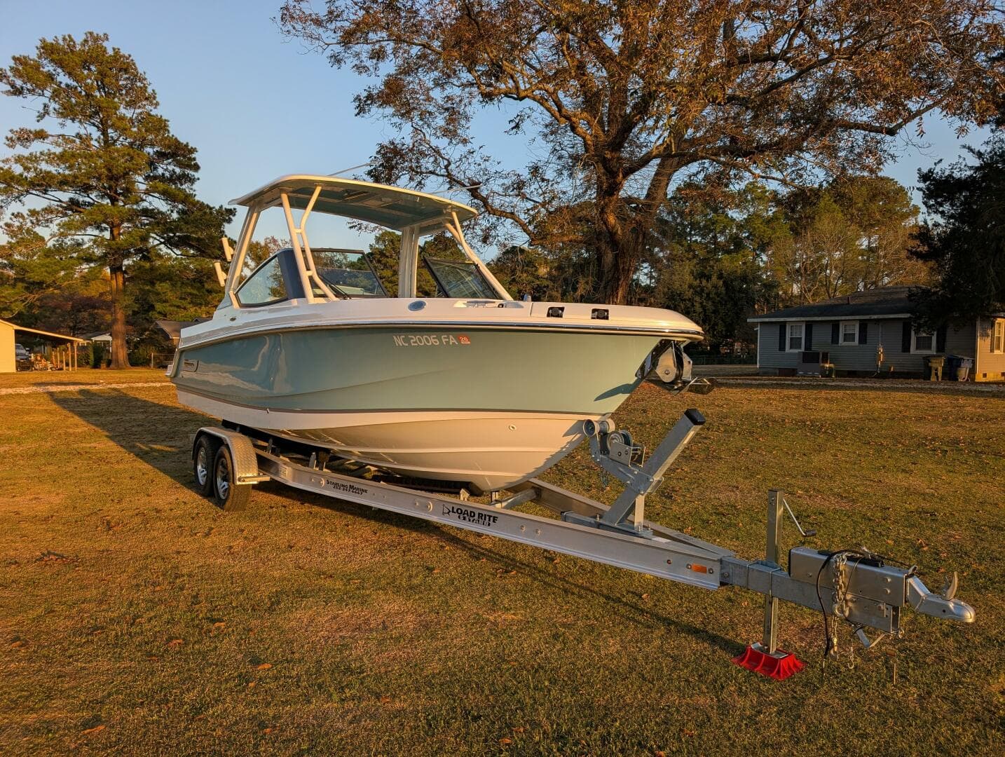 2023 Boston Whaler 240 Vantage