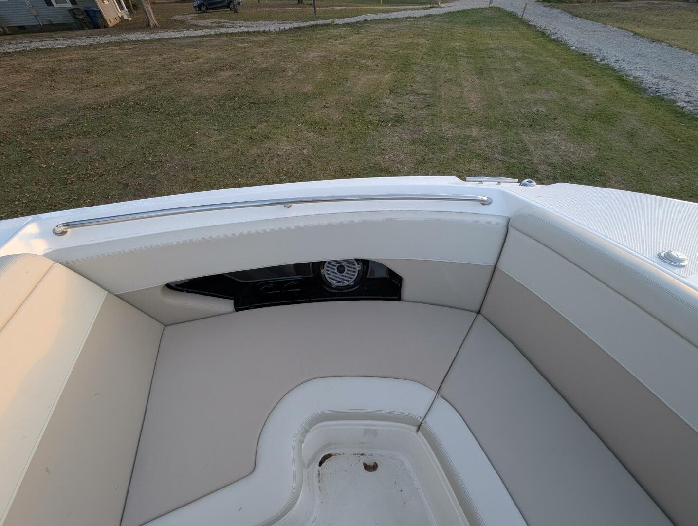 2023 Boston Whaler 240 Vantage