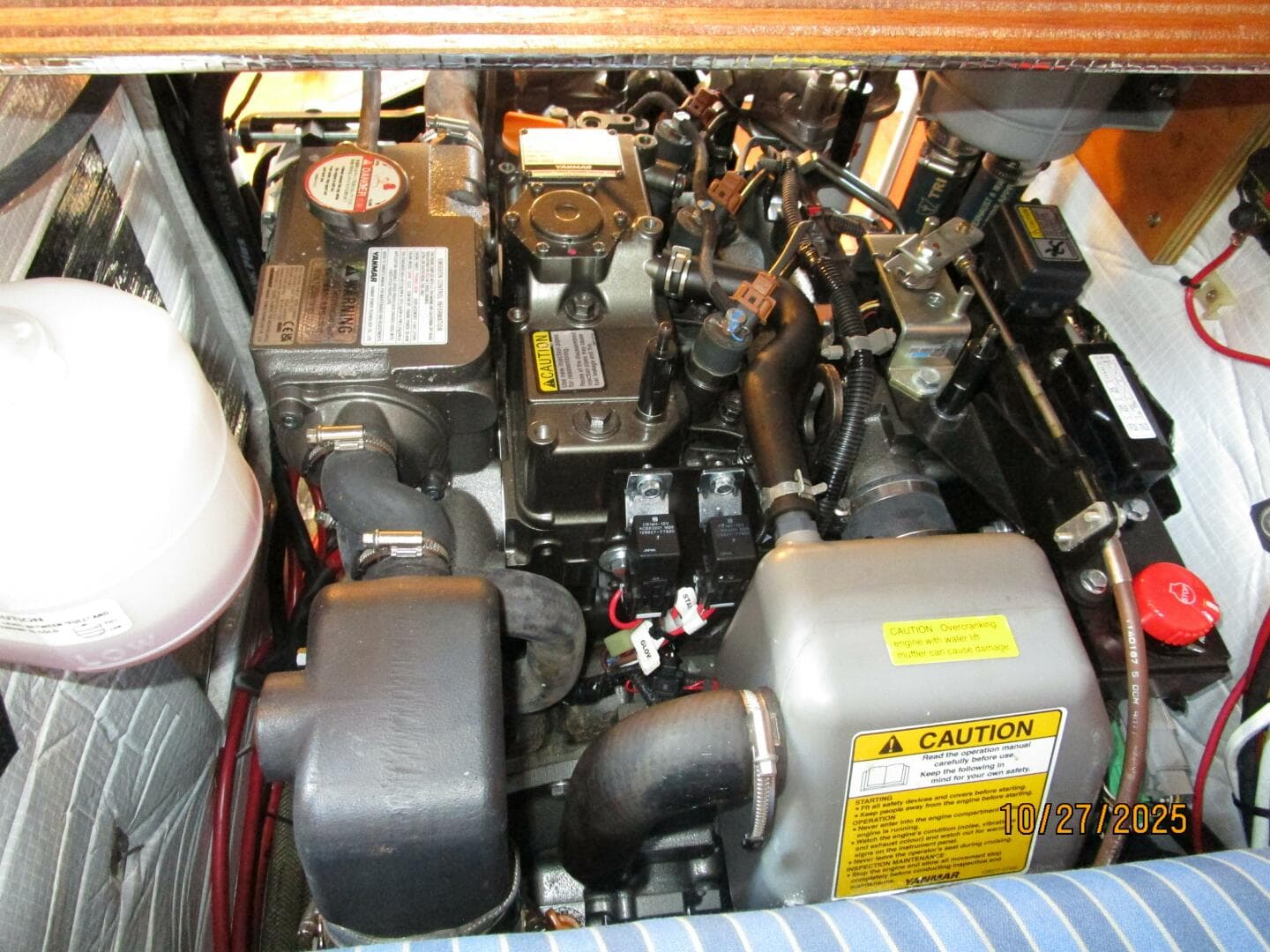 38' Beneteau auxiliary access3