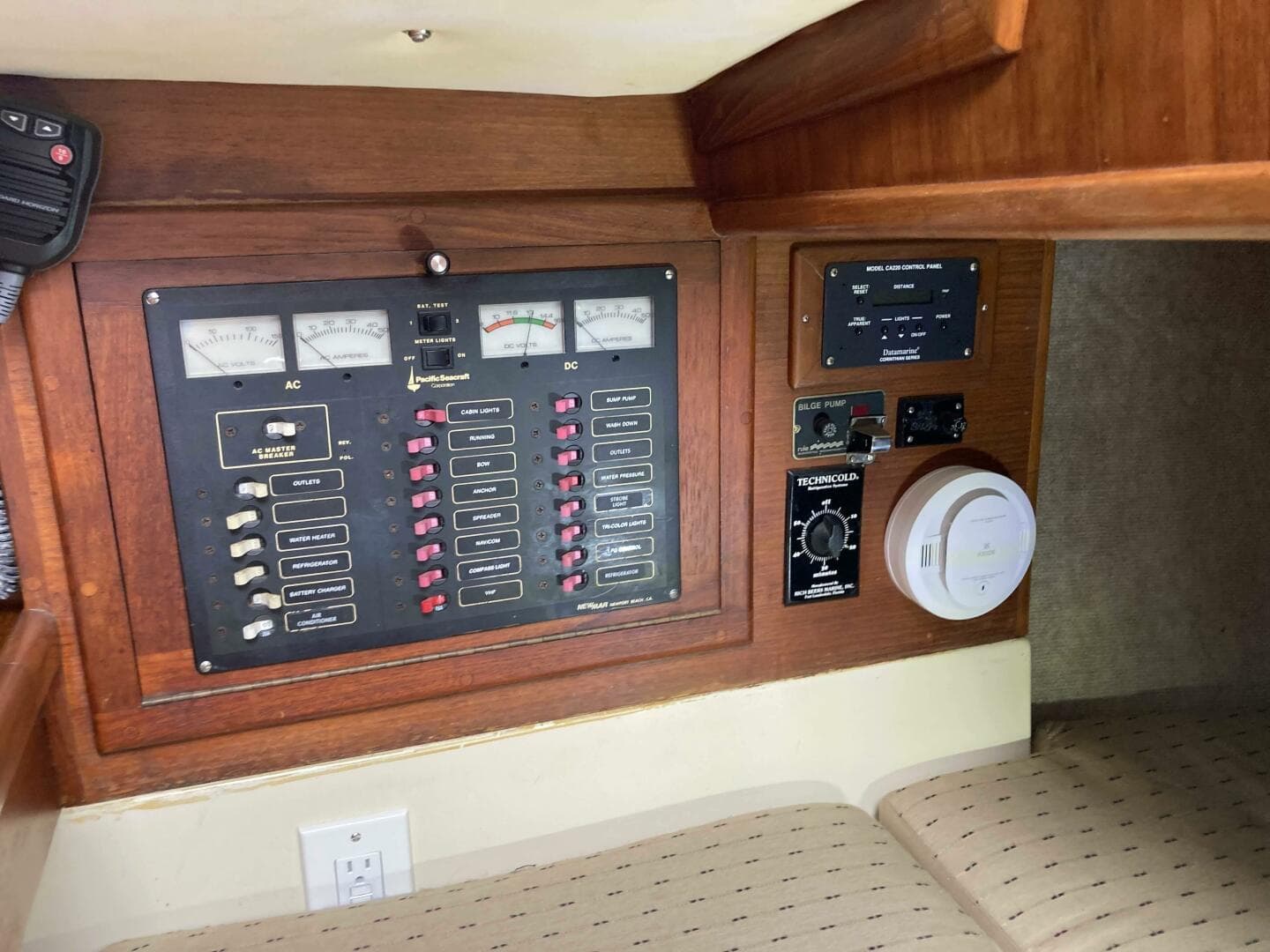 1990 Pacific Seacraft 34 Voyager