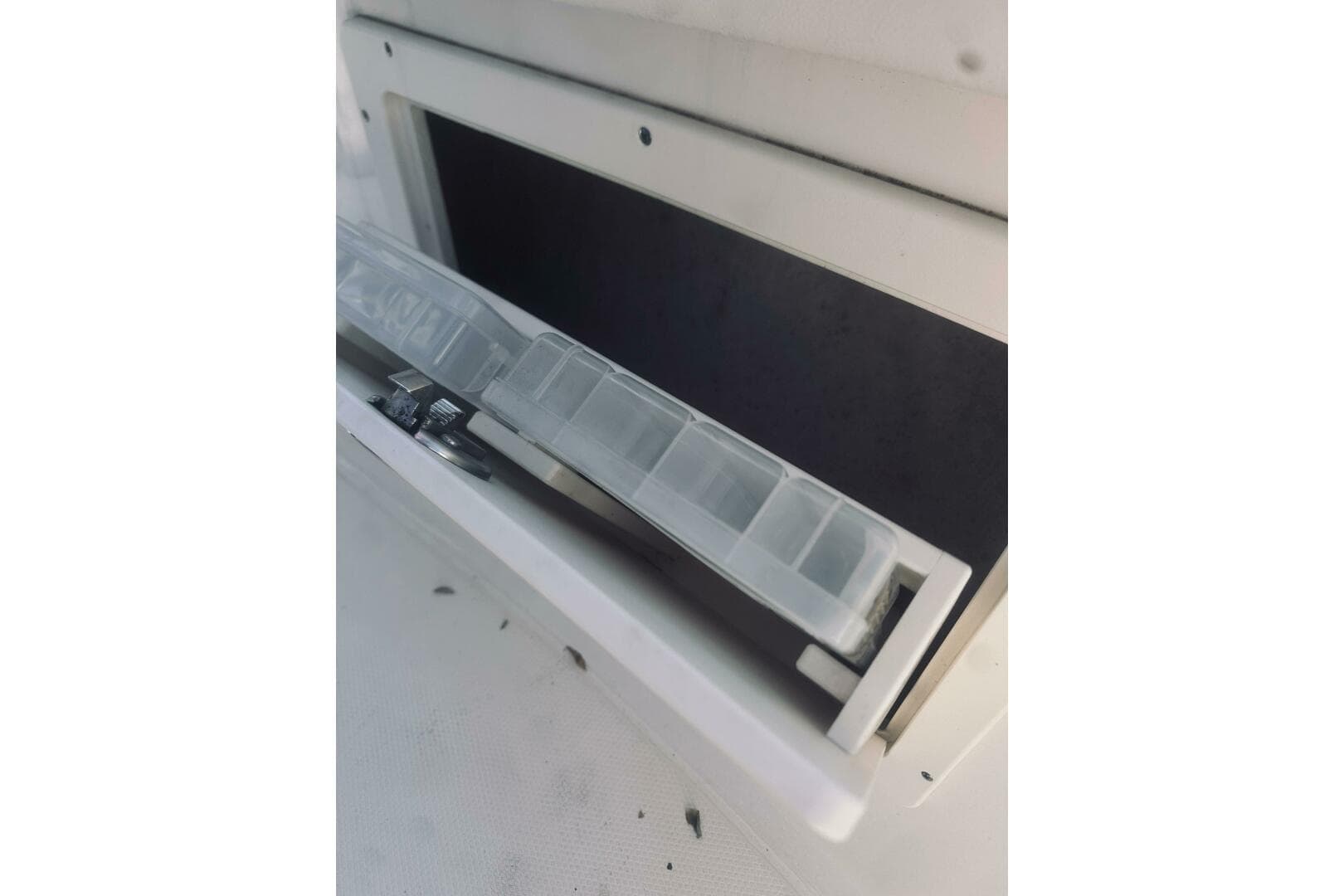 2022 Robalo R272 Center Console