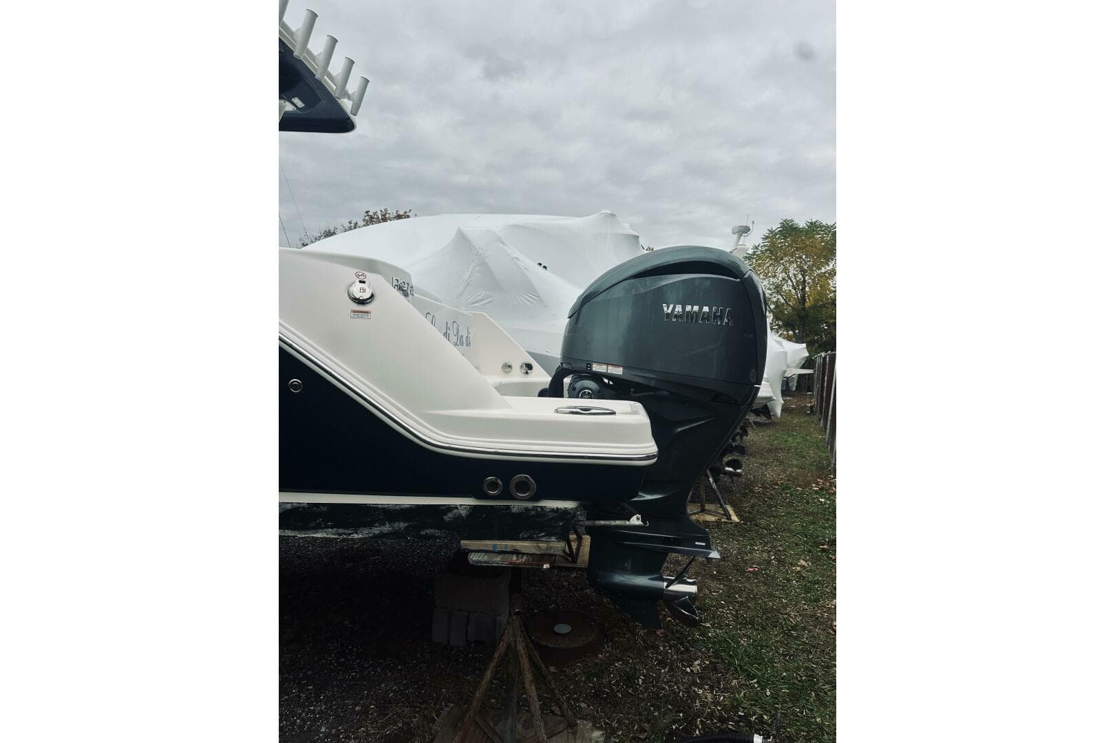 2022 Robalo R272 Center Console