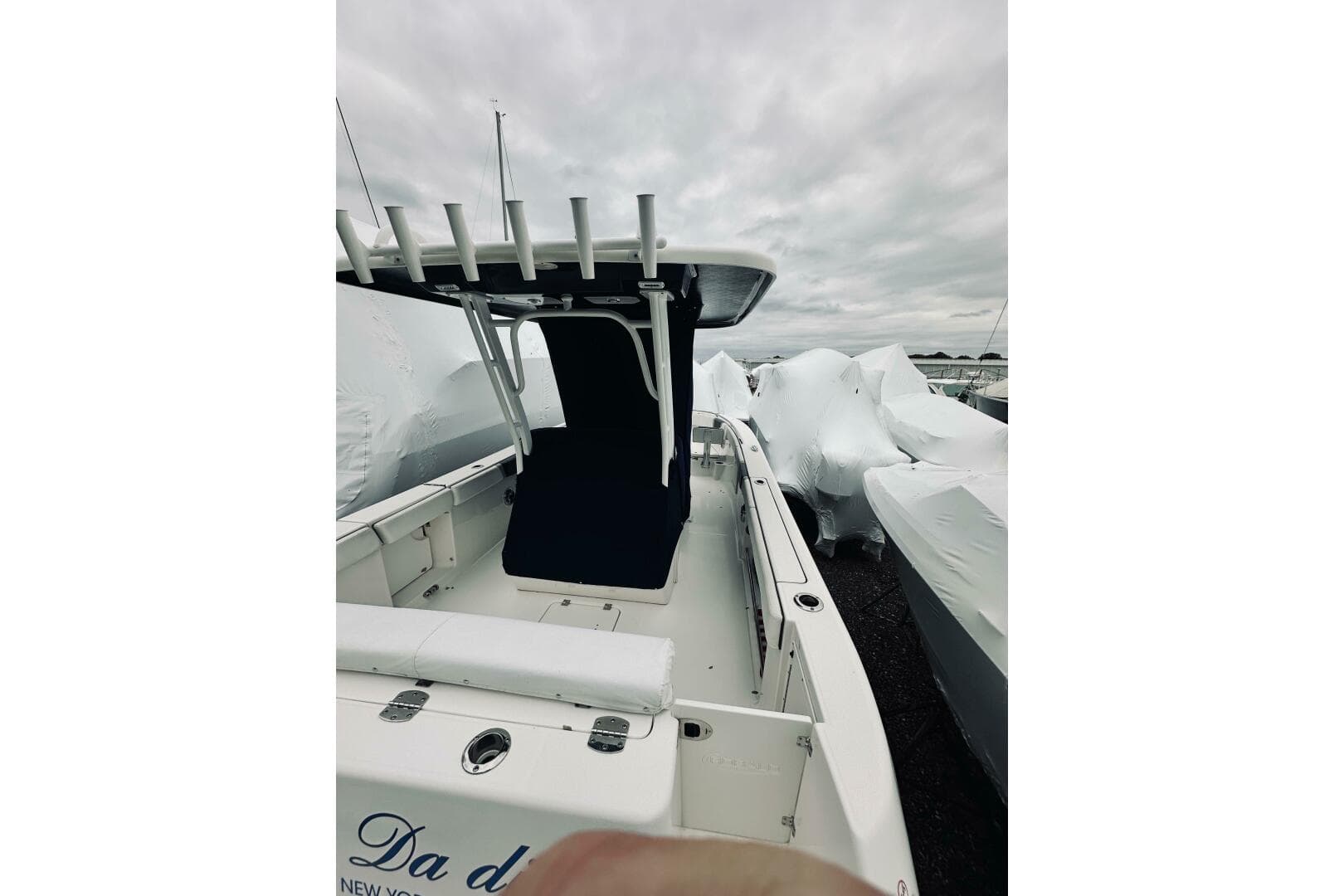 2022 Robalo R272 Center Console