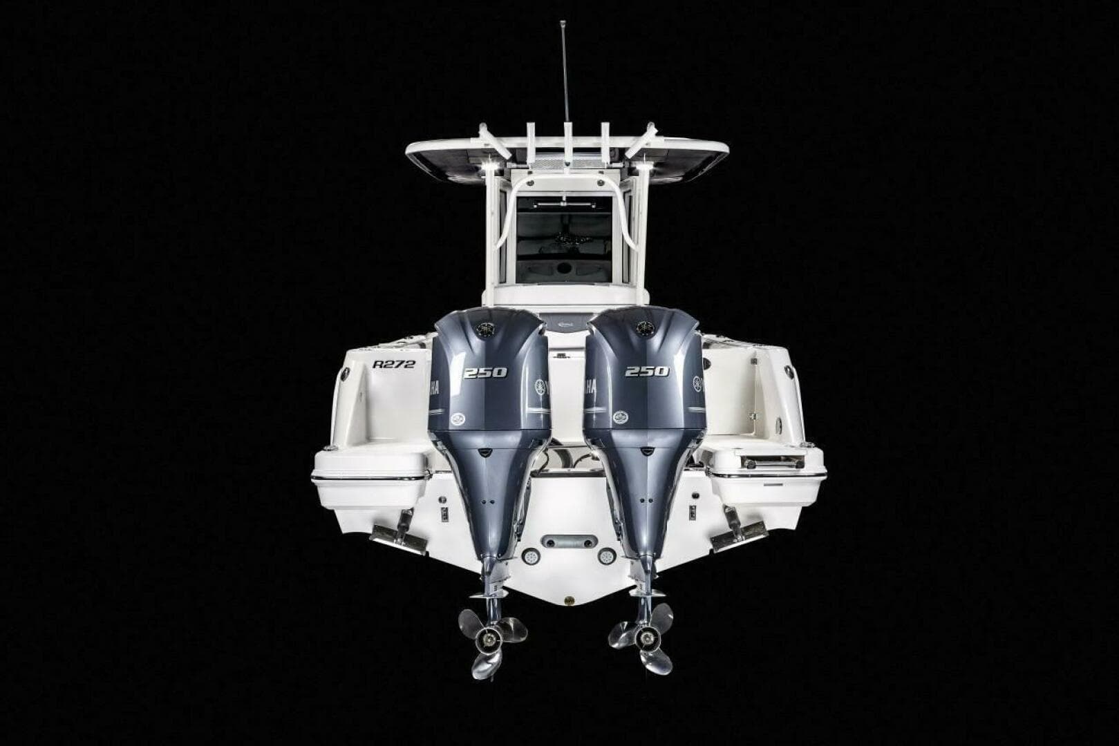 2022 Robalo R272 Center Console