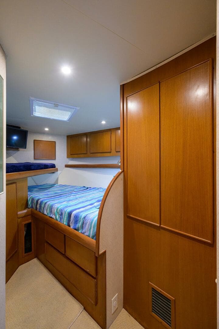 Post 50 SEANYLE - Guest Cabin - Bow