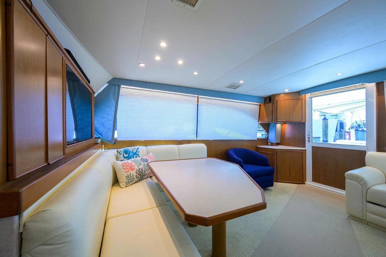 Post 50 SEANYLE - Salon - Dinette