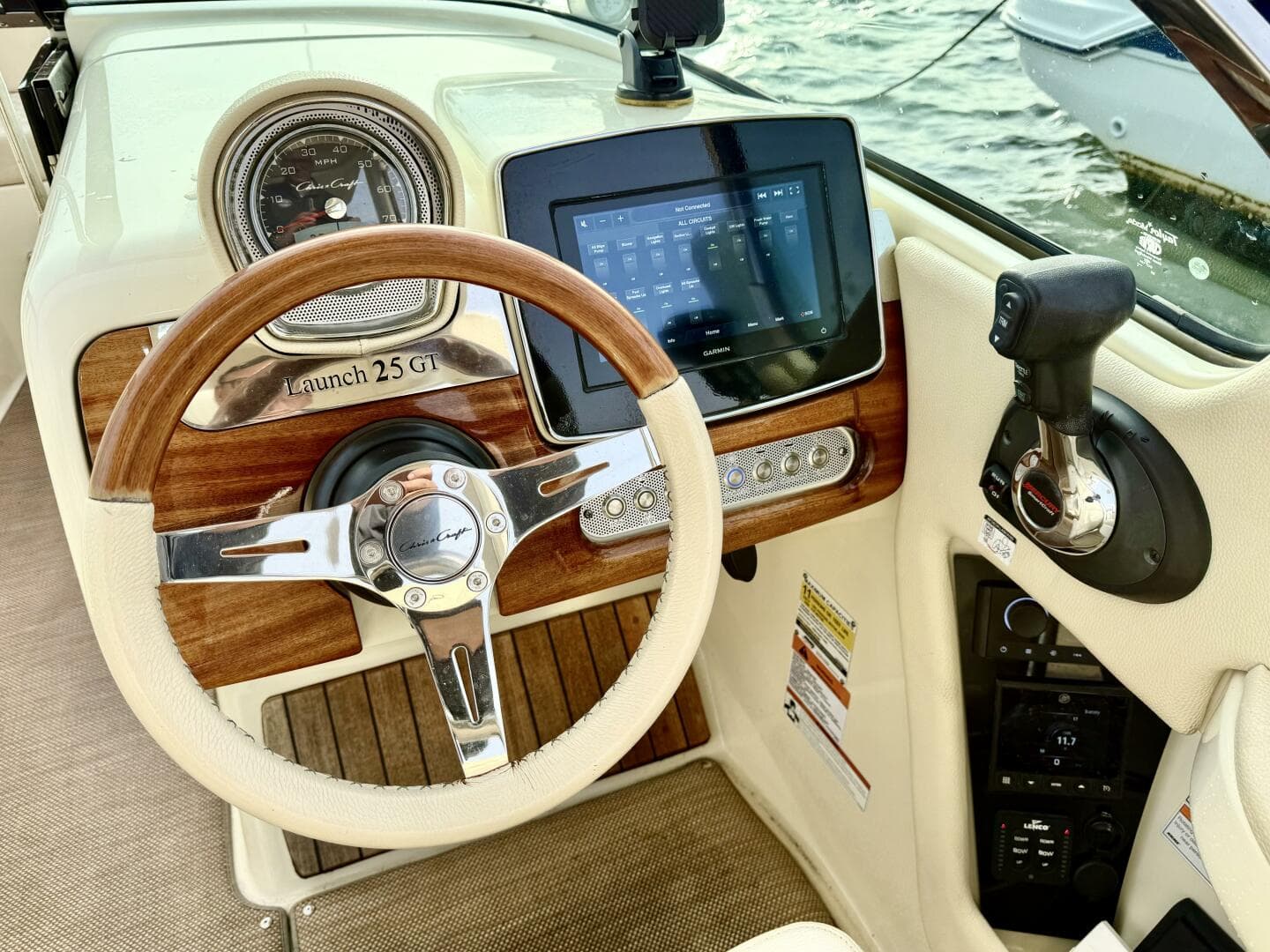 2022 Chris-Craft Launch 25 GT