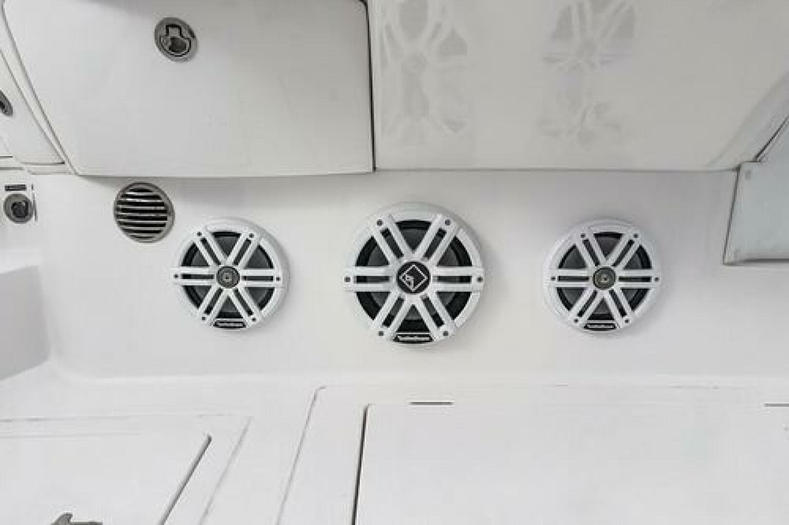 2022 Intrepid 477 Evolution