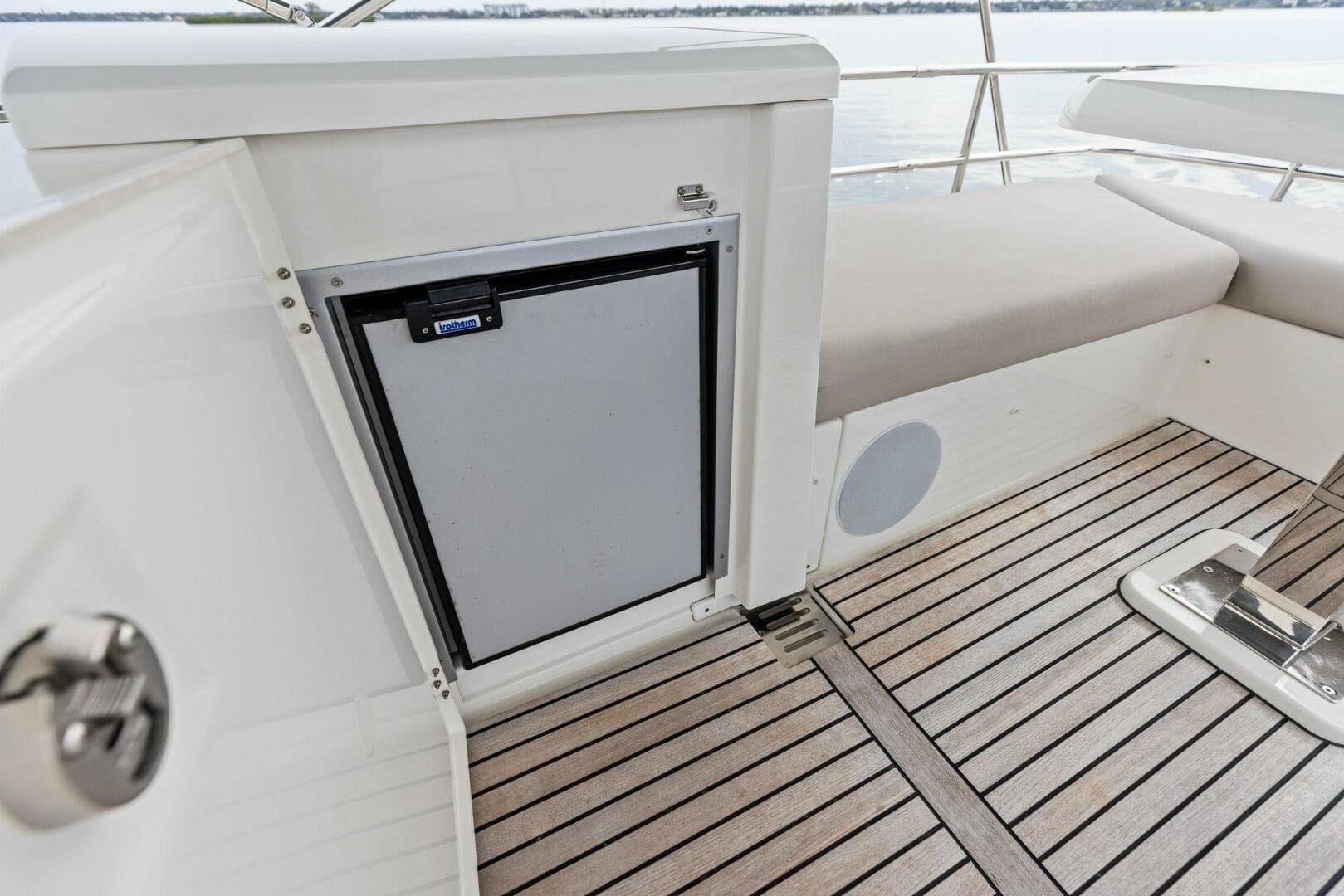 2022 Prestige 420 FLybridge SO FLY 