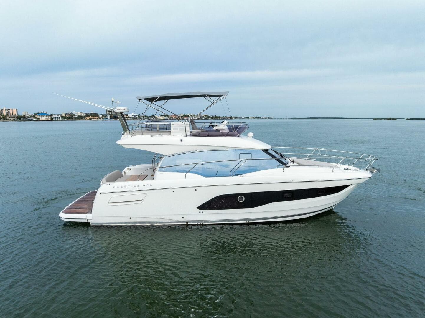 2022 Prestige 420 FLybridge SO FLY 