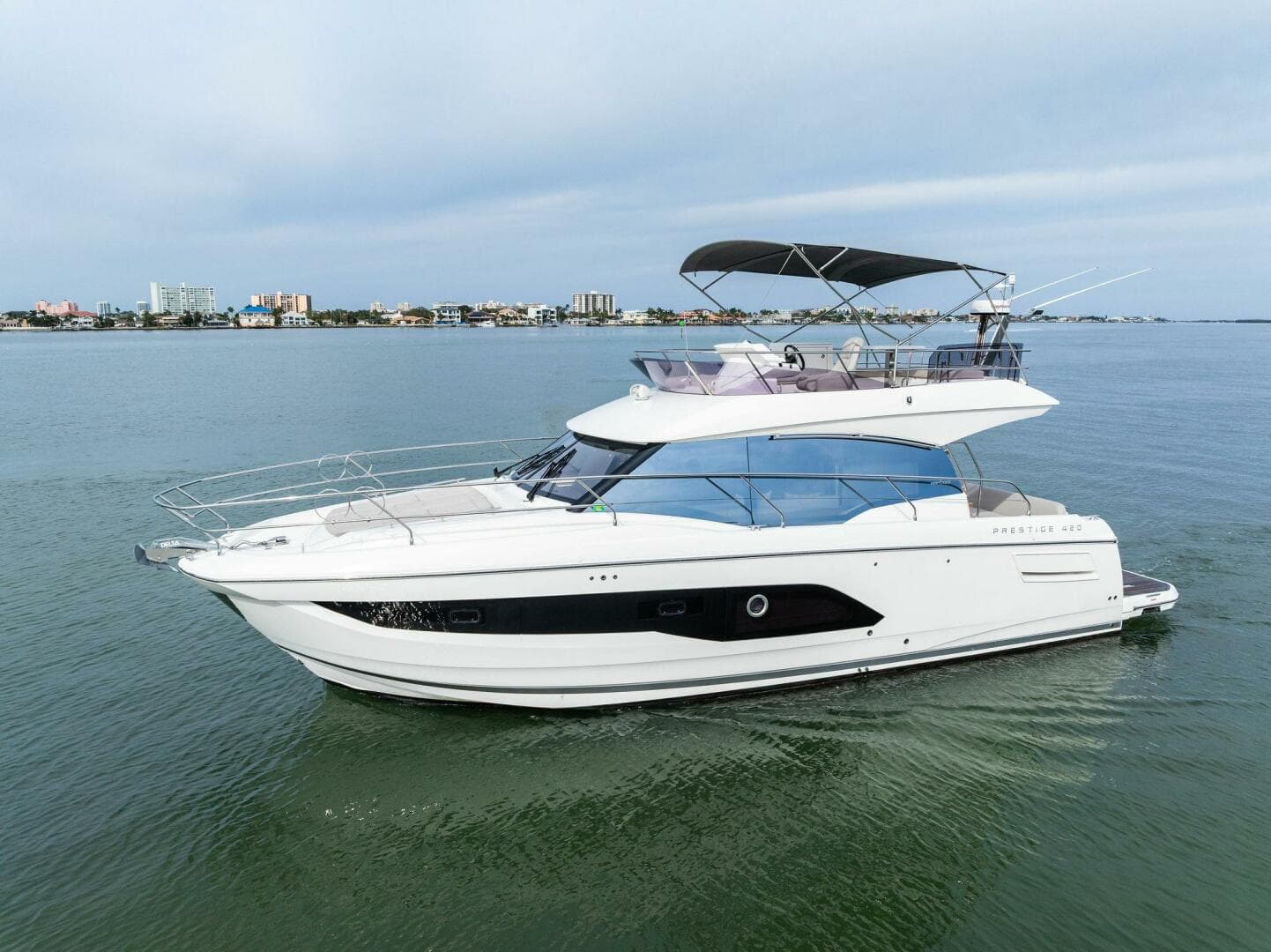 2022 Prestige 420 FLybridge SO FLY 