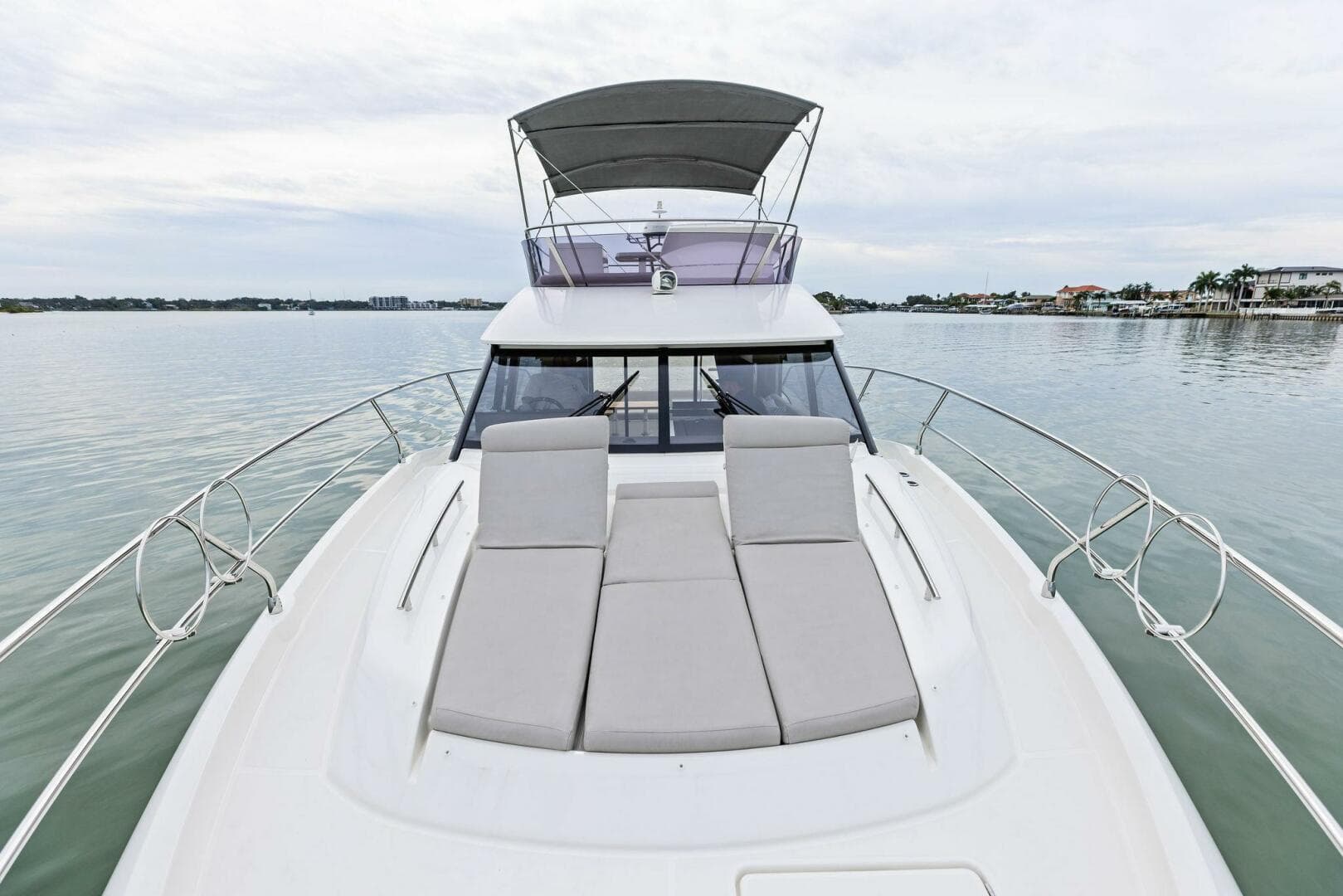 2022 Prestige 420 FLybridge SO FLY Forward Seating