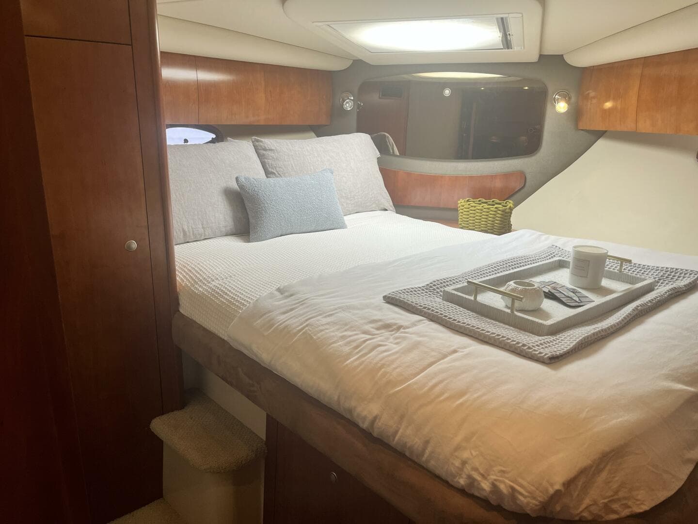 2008 Cruisers Yachts 390 Sport Coupe