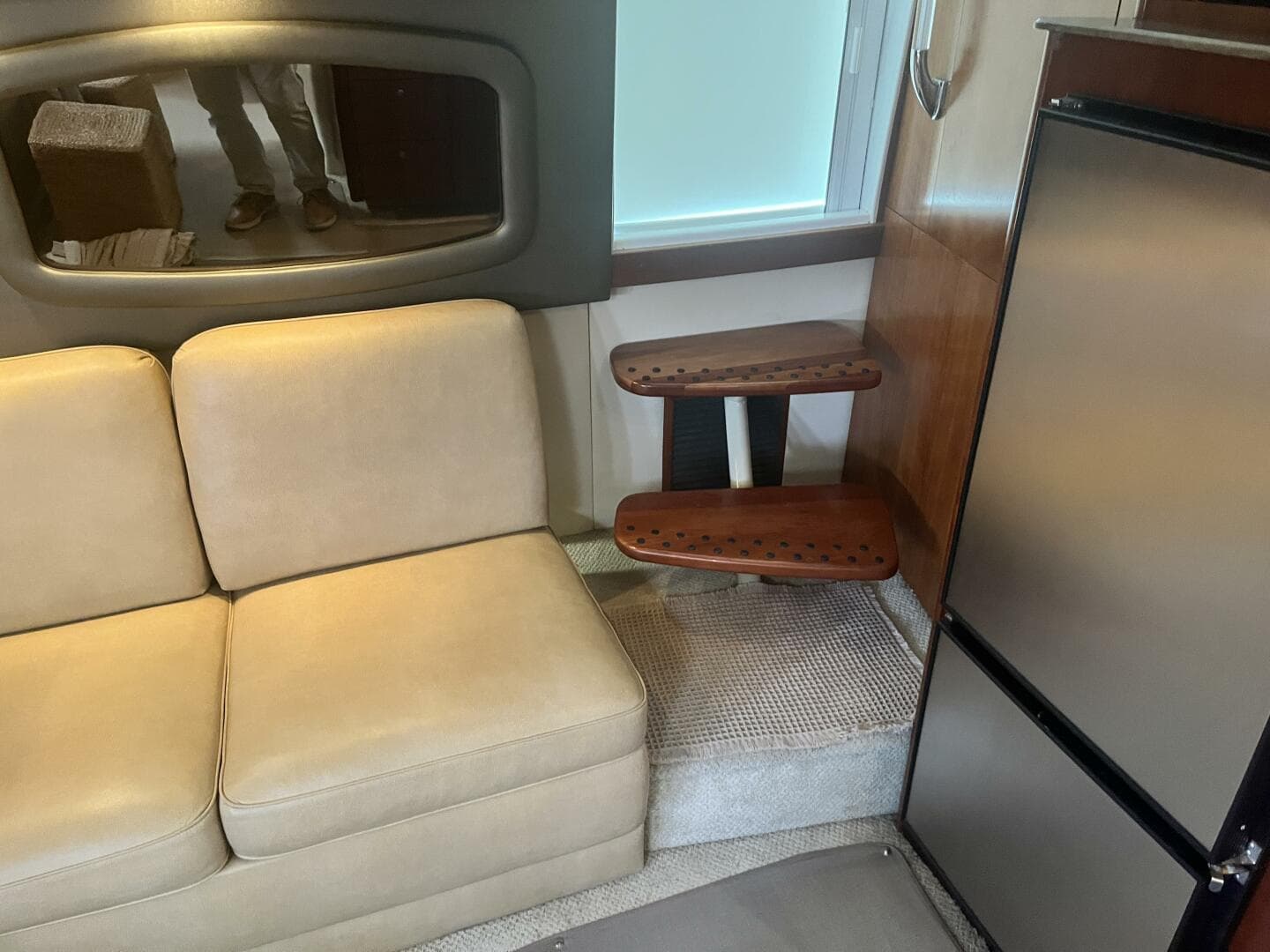 2008 Cruisers Yachts 390 Sport Coupe