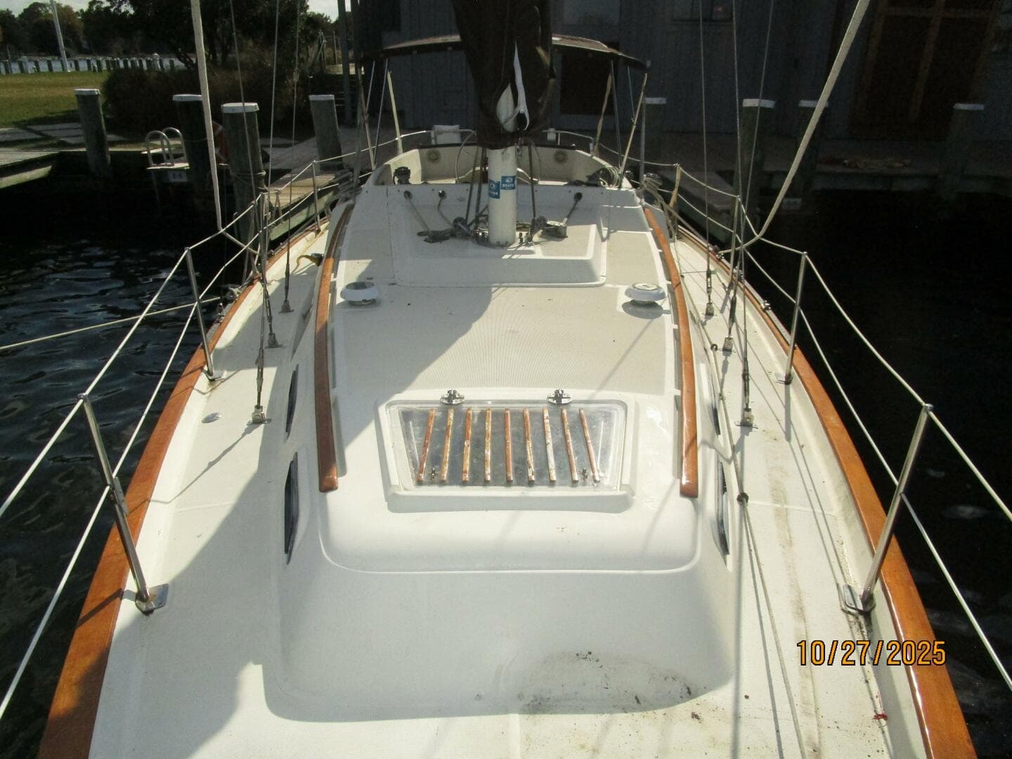 36' S2 foredeck aft