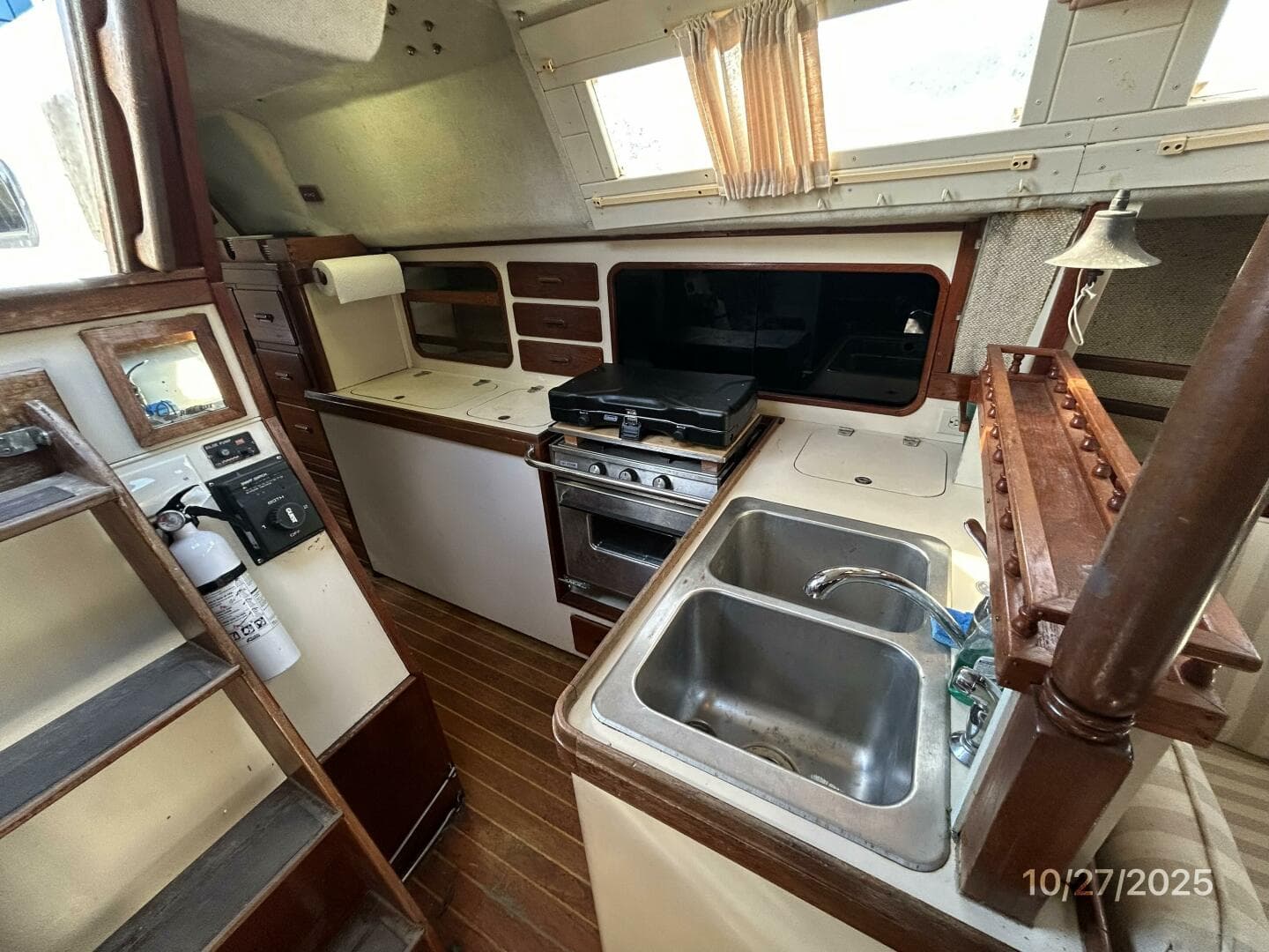 36' S2 galley