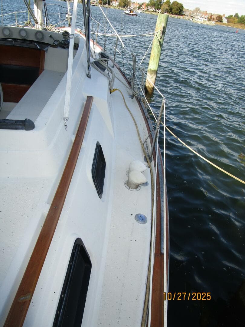 36' S2 starboard side deck1