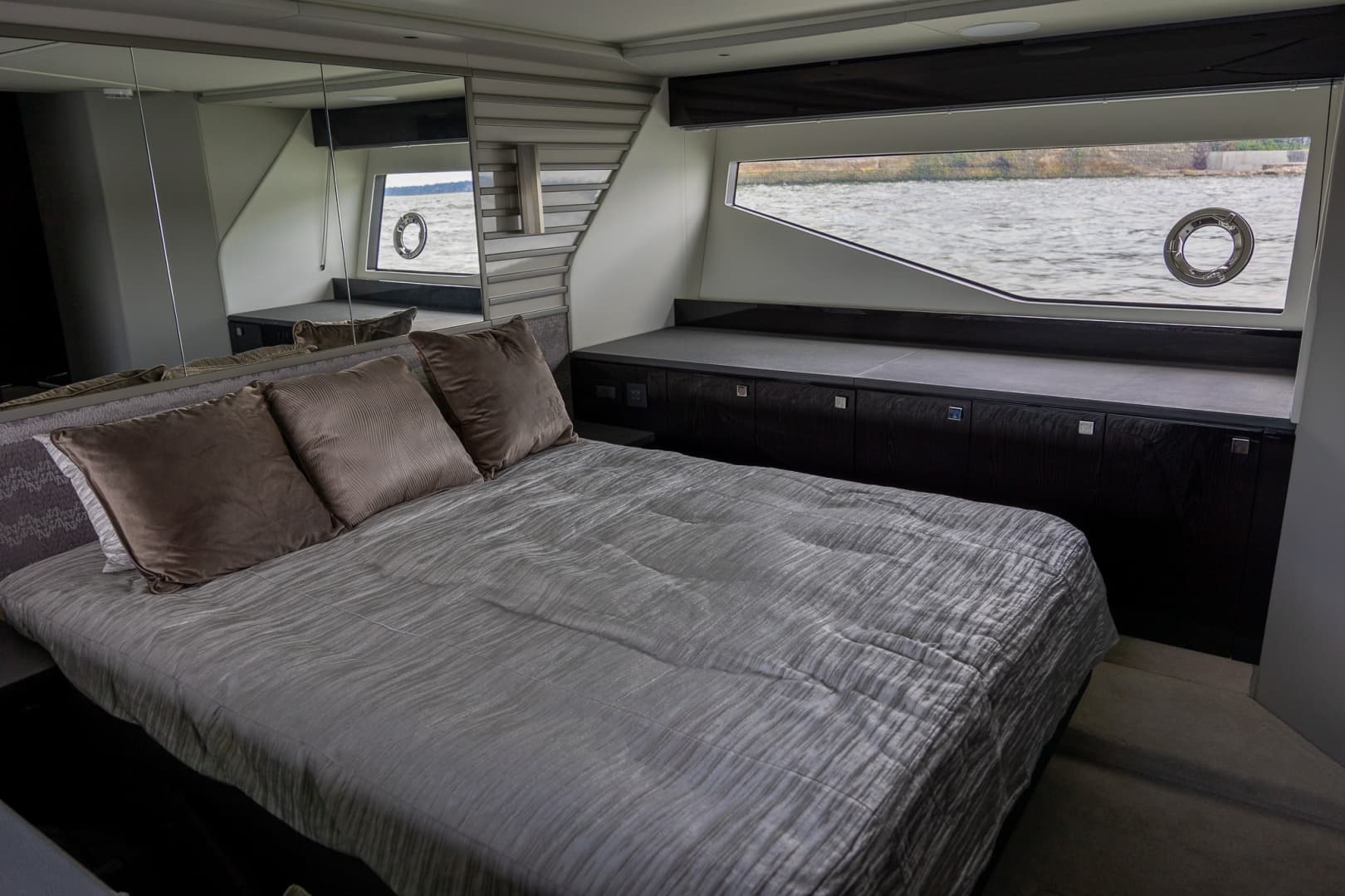 2026 Sunseeker 55 Predator