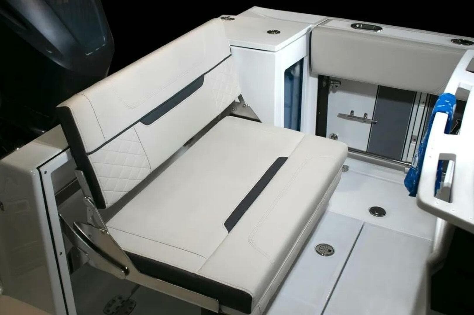 2023 Blackfin 272 CC