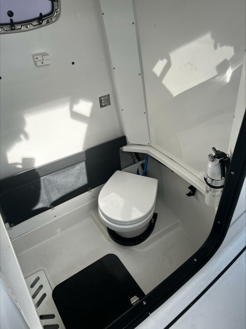 2023 Blackfin 272 CC