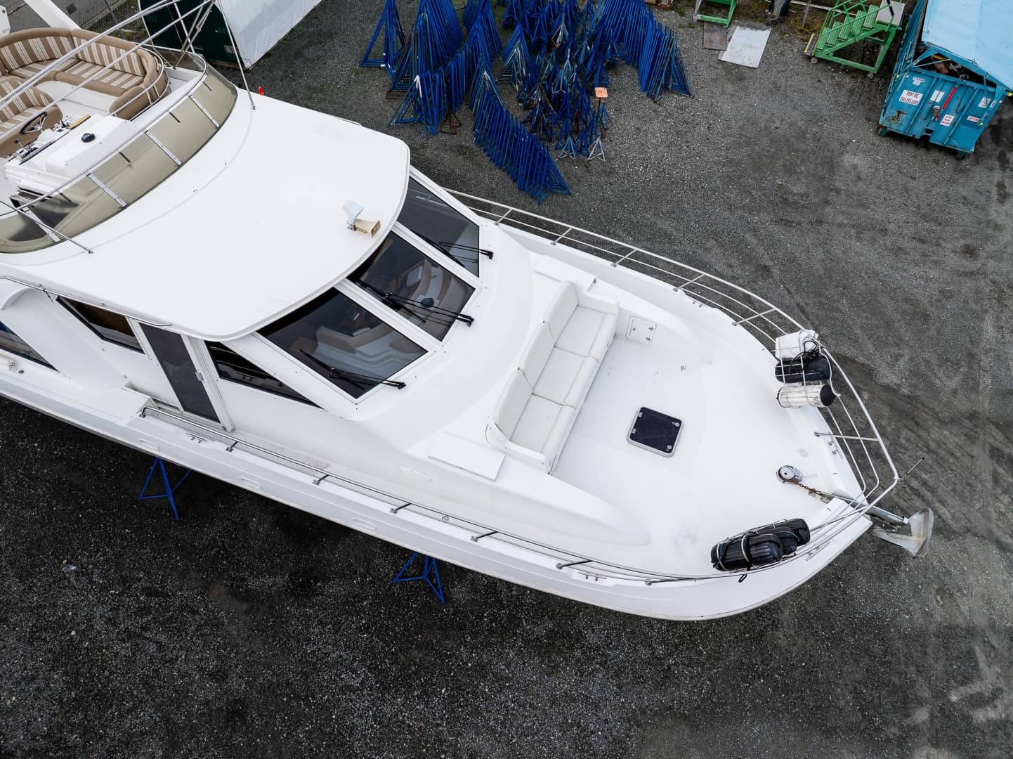 2001 Navigator 61 Pilothouse
