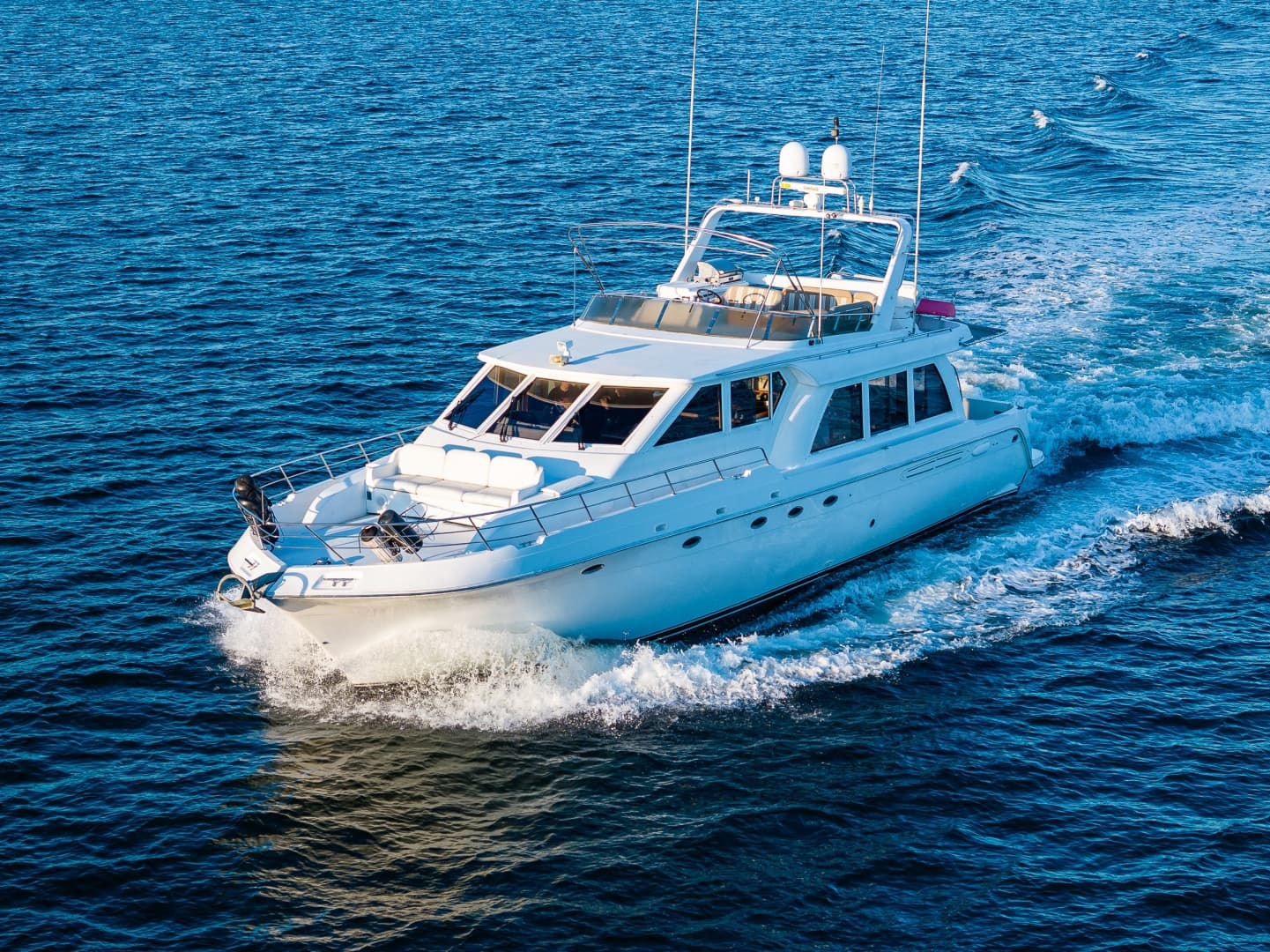 2001 Navigator 61 Pilothouse