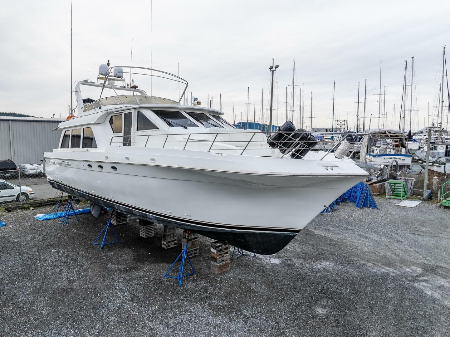 2001 Navigator 61 Pilothouse