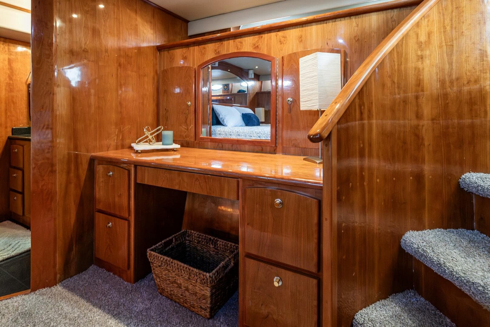 2001 Navigator 61 Pilothouse